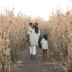 Meet your Posher, Felicia